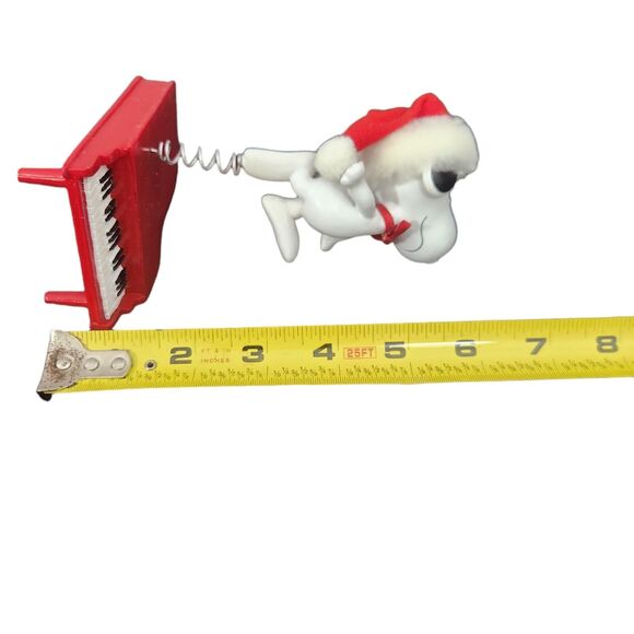 STUDIO 56 SNOOPY'S HOLIDAY DANCE CLOTHTIQUE POSSIBLE DREAMS PEANUTS CHRISTMAS - Picture 10 of 11